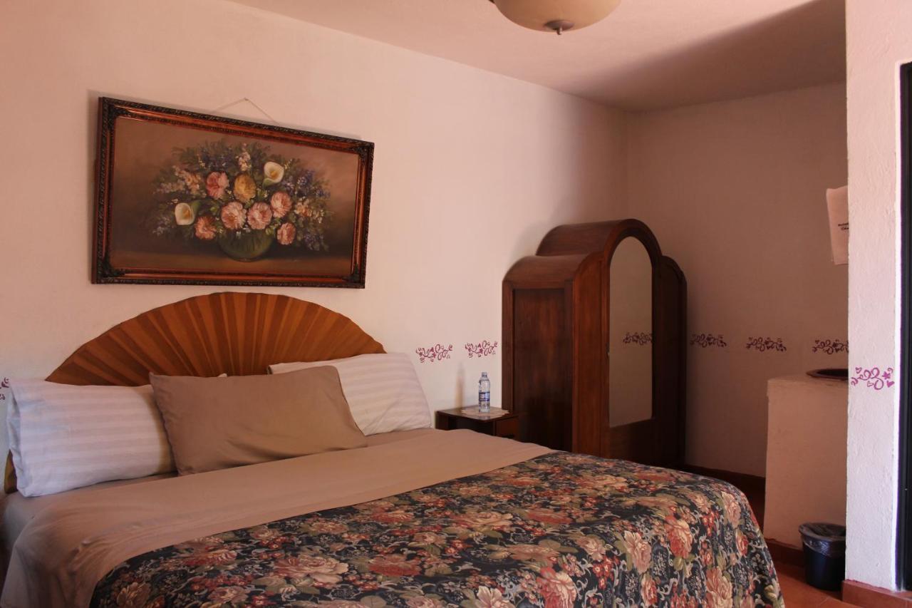 Hotel Posada Chamacuero Comonfort 外观 照片