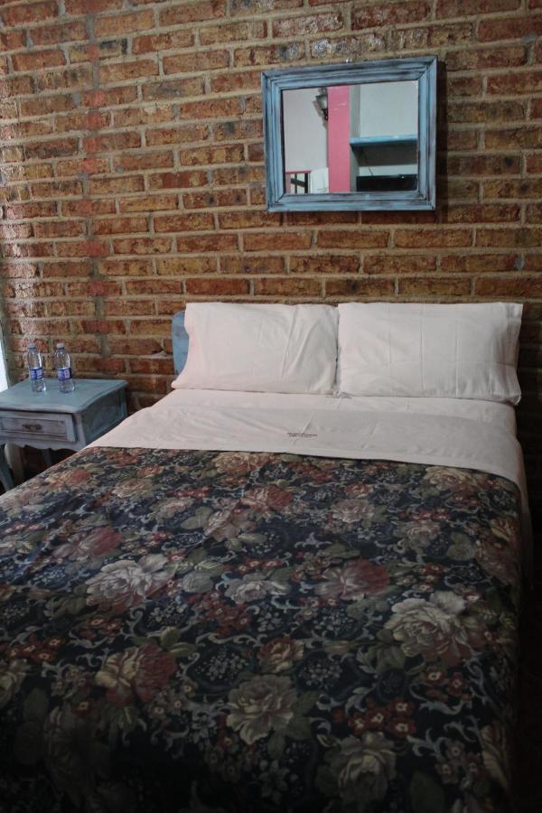 Hotel Posada Chamacuero Comonfort 外观 照片